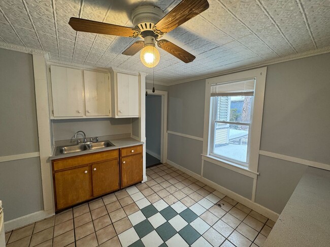 Photo - 16 Union St Apartment