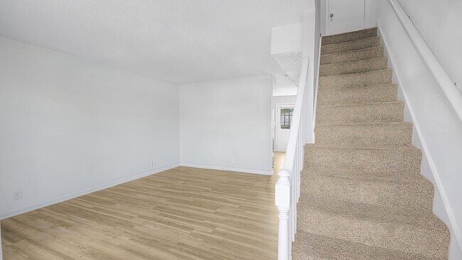 Foto del edificio - 815 Golf View Pl