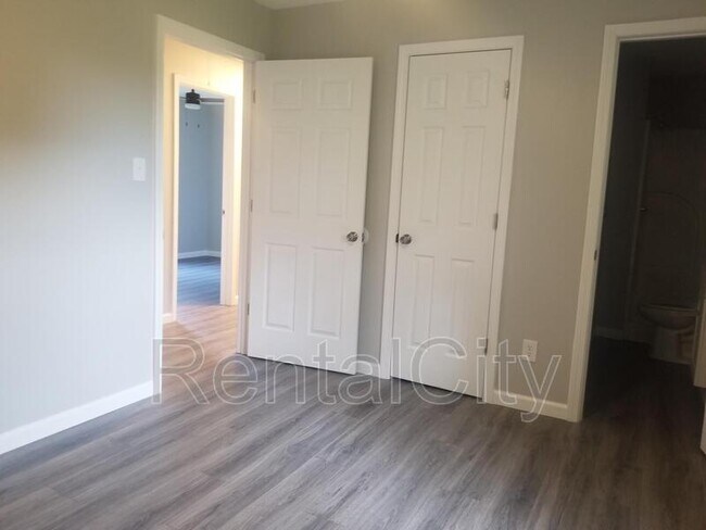 Building Photo - 35 Holly Hill Dr