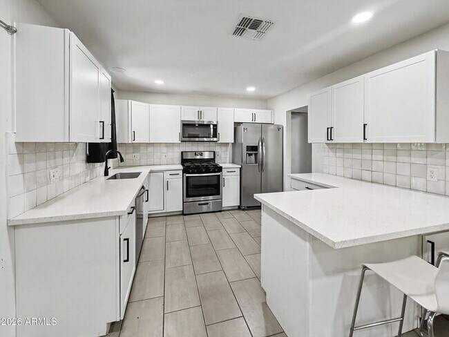 Foto del edificio - 1542 W 5th Pl