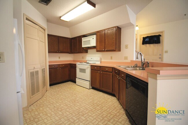Foto del edificio - Great 2 Bedroom Townhouse in Fort Walton B...