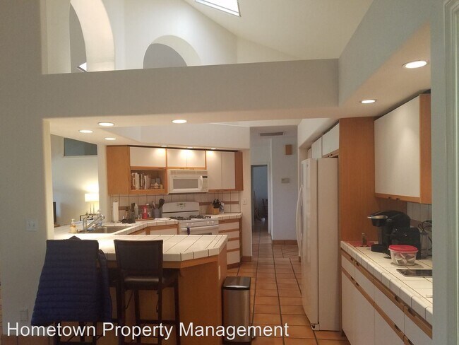 Building Photo - 3 br, 2 bath House - 6034 Pebble Beach Way