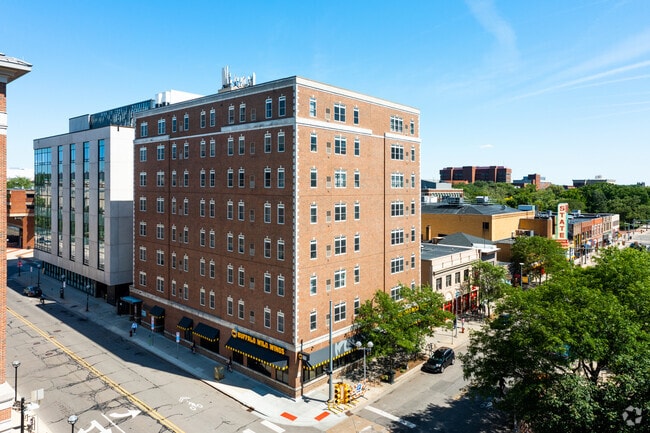 Building Photo - Corner House Apartments