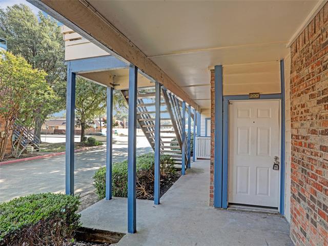 Building Photo - 1601 Marsh Ln