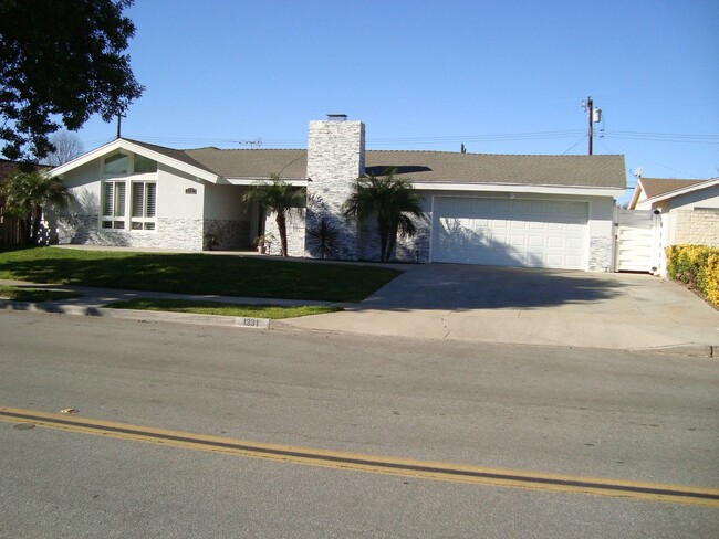 Foto del edificio - BREA FOUR BEDROOM PLUS GAME ROOM