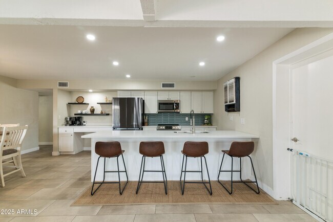 Foto del edificio - 3824 W Carol Ave