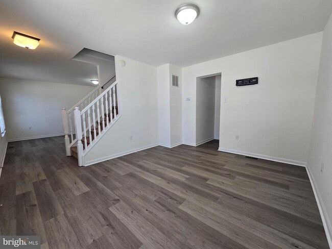 Building Photo - 23 Lordship Ln