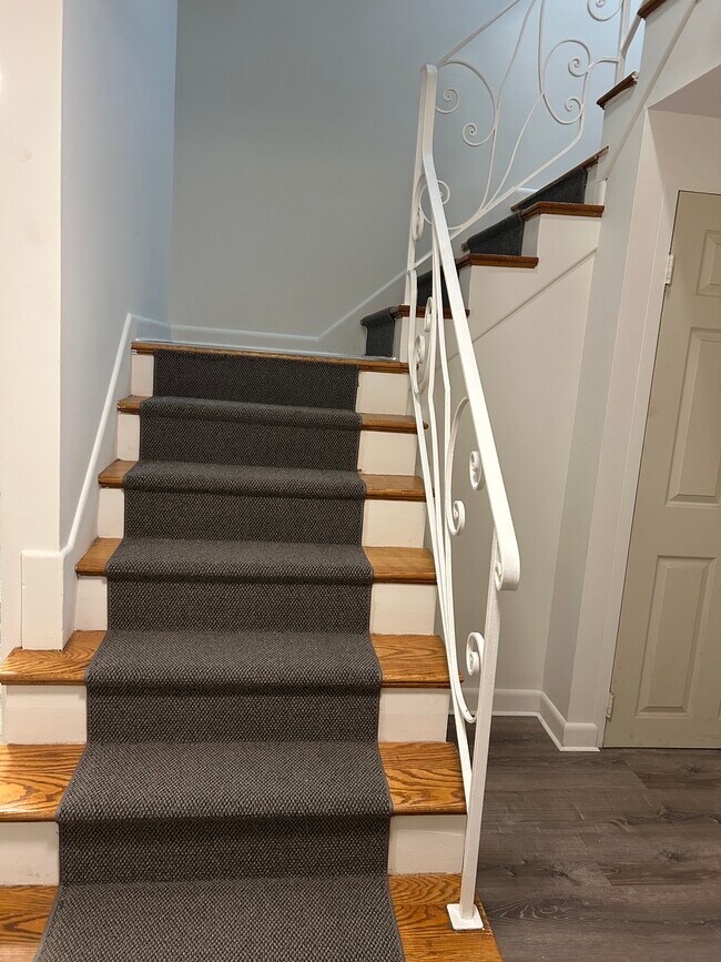 Building Photo - 12 Central Ave