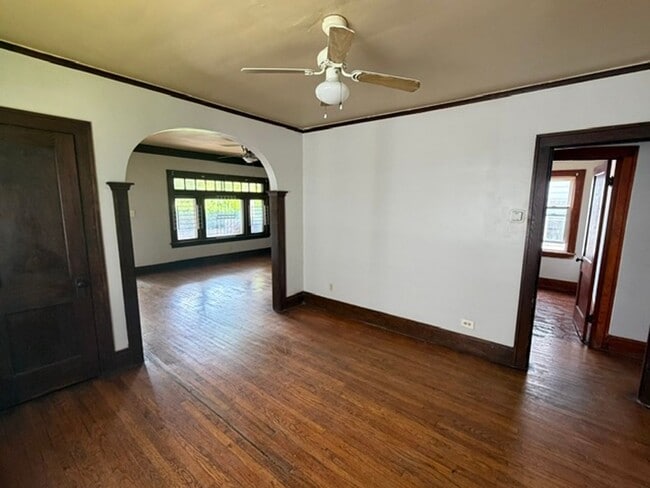 Building Photo - 3376 W 95th St