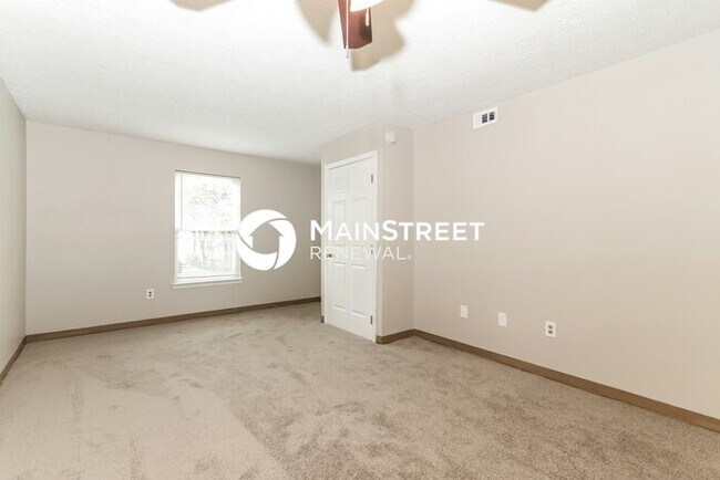 Foto del edificio - 3 Bedroom Pet-Friendly Home in Louisville, KY with Main Street Renewal