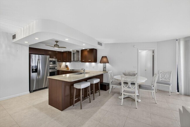 Building Photo - 2800 N Ocean Dr