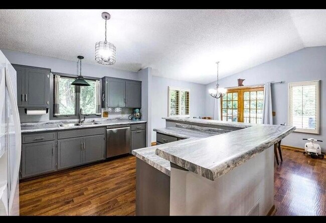 Foto del edificio - 14803 Peteler Ln