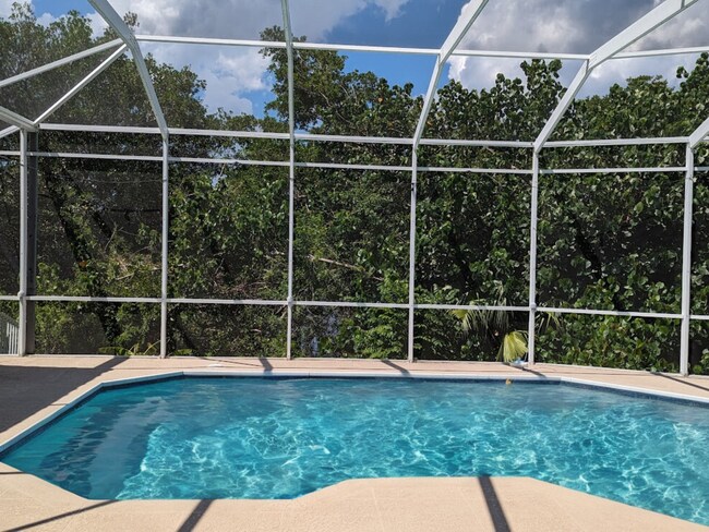 Foto del edificio - 14734 Turnberry Ct