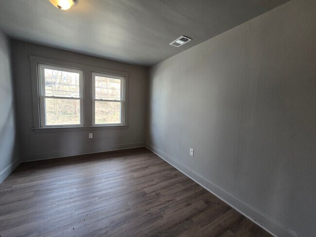 Building Photo - ver5725