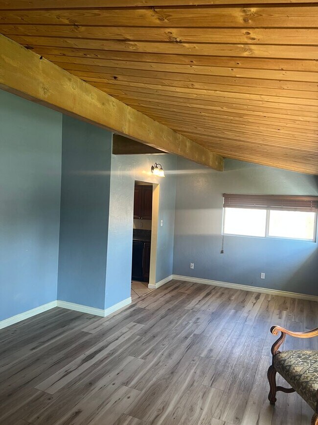 Foto del edificio - La Cresta/Bakersfield College Home with Pool