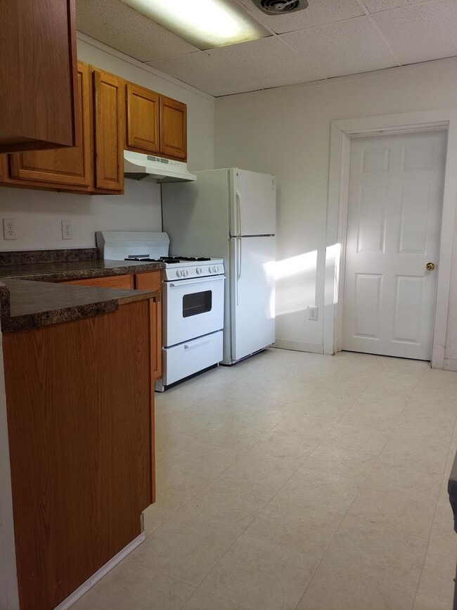 Building Photo - 310 Ives Ave