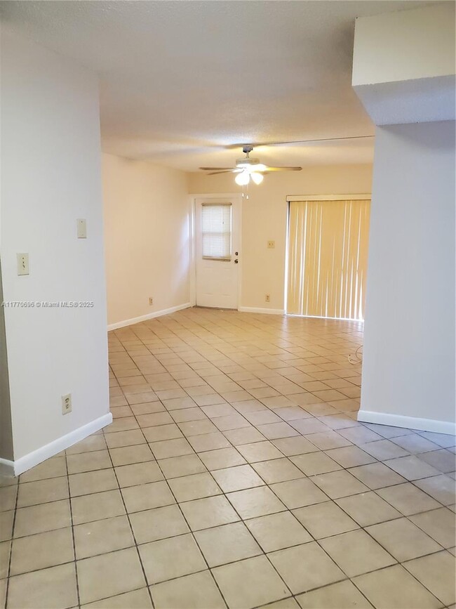 Building Photo - 2661 Riverside Dr