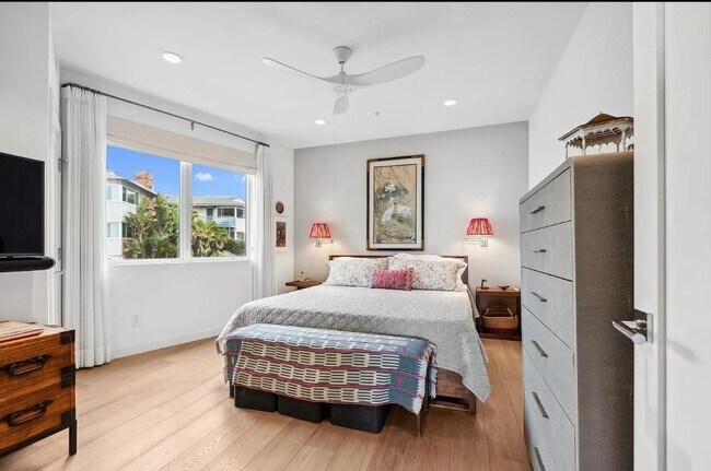 Foto del edificio - 6767 Neptune Pl