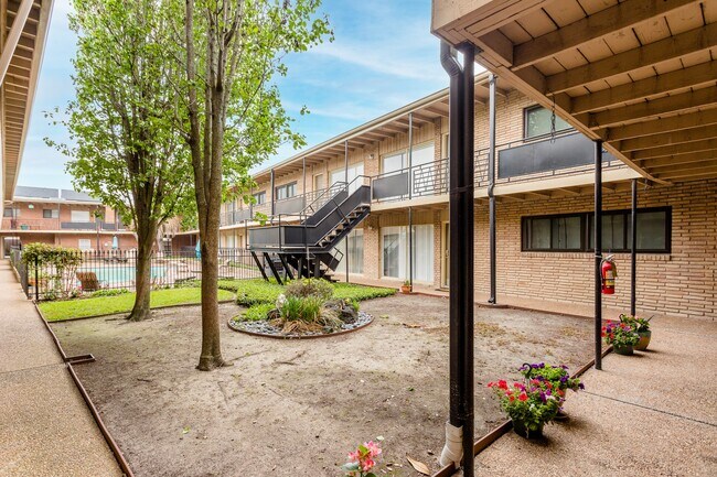Foto del edificio - 3809 N Braeswood Blvd