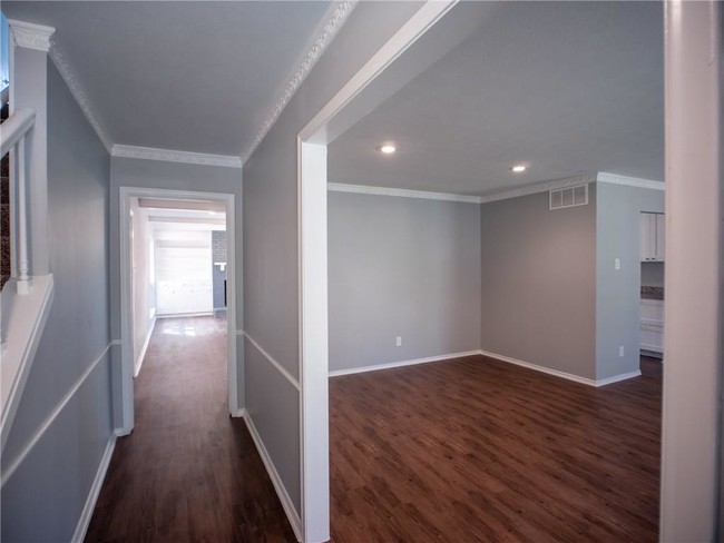 Building Photo - 508 Brook Valley Ln