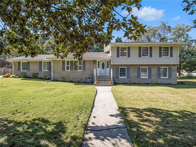 Foto del edificio - 1770 N Springs Dr