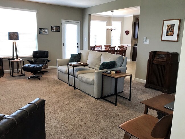 Building Photo - 4005 Pullman Cir