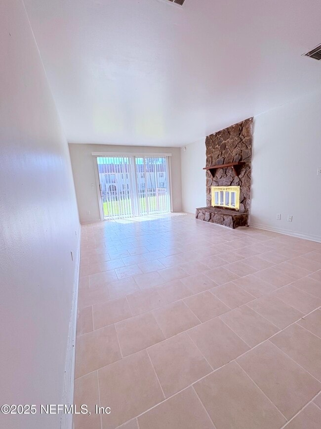 Building Photo - 1540 El Prado Rd