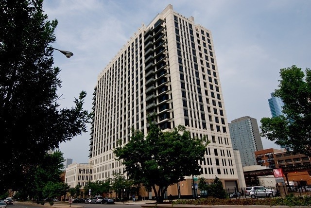 Building Photo - 1255 S State St