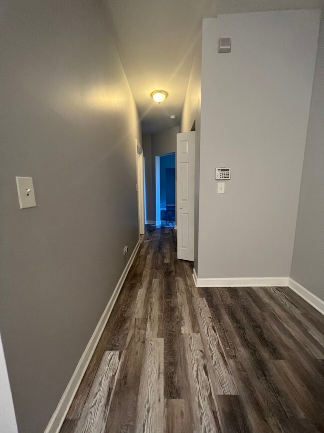 Building Photo - 8632 S Sangamon St