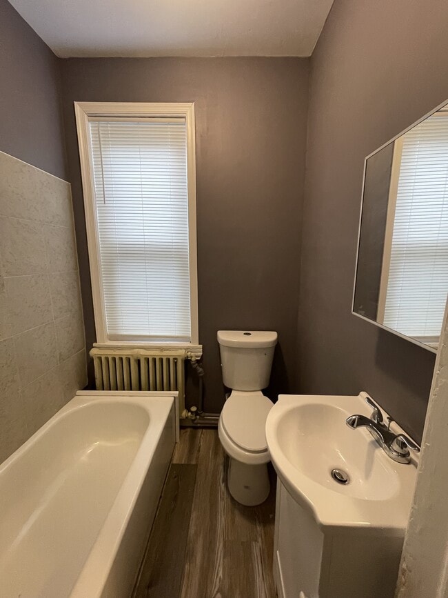 Building Photo - 3036 N Sydenham St