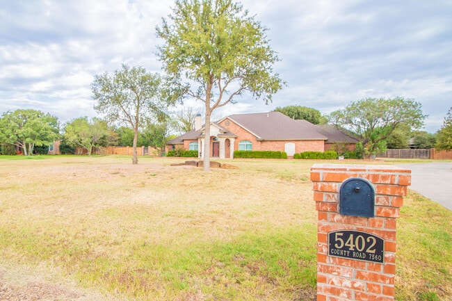 Building Photo - 5402 158th St