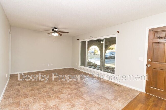 Foto del edificio - 910 Wesley Dr