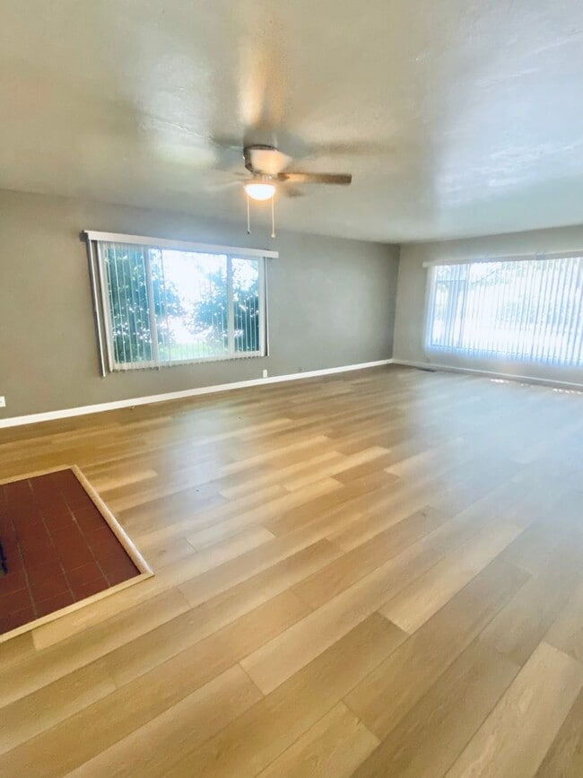 Foto del edificio - 502 W Sacramento Ave