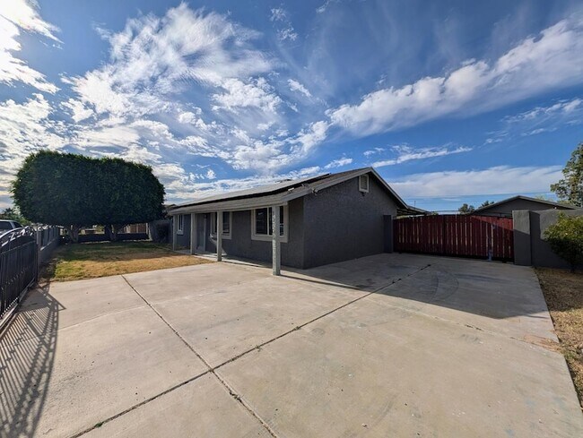 Foto del edificio - 13208 W Tuckey Ln
