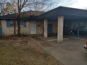 Building Photo - 2234-2236 Donna Dr