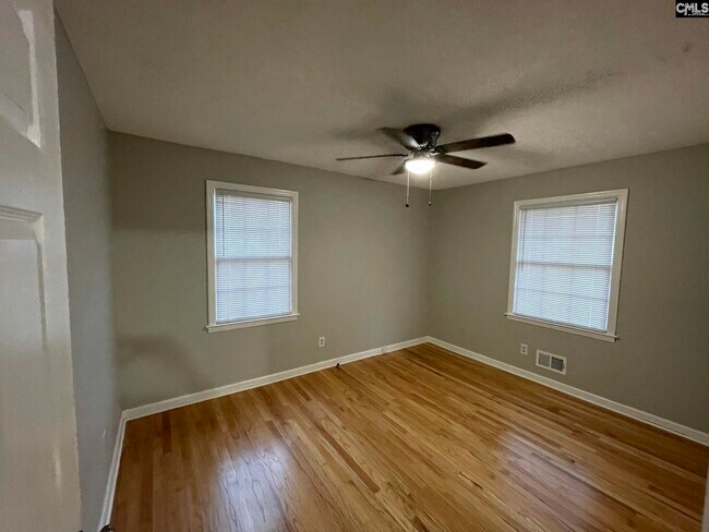 Foto del edificio - 1421 Westchester Dr