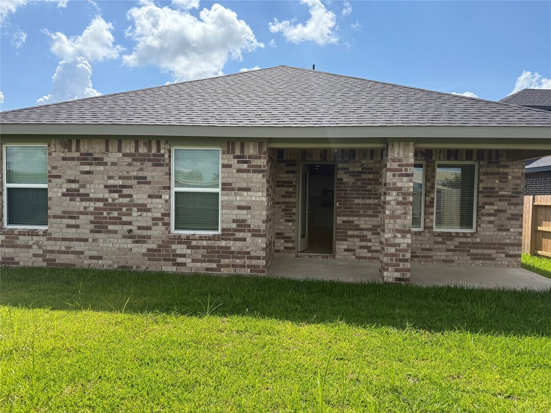 Foto del edificio - 1602 Cedar Pointe Ct