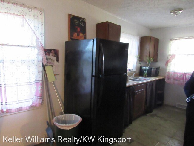 Building Photo - 3 br, 1 bath House - 1443 Bryant Ln