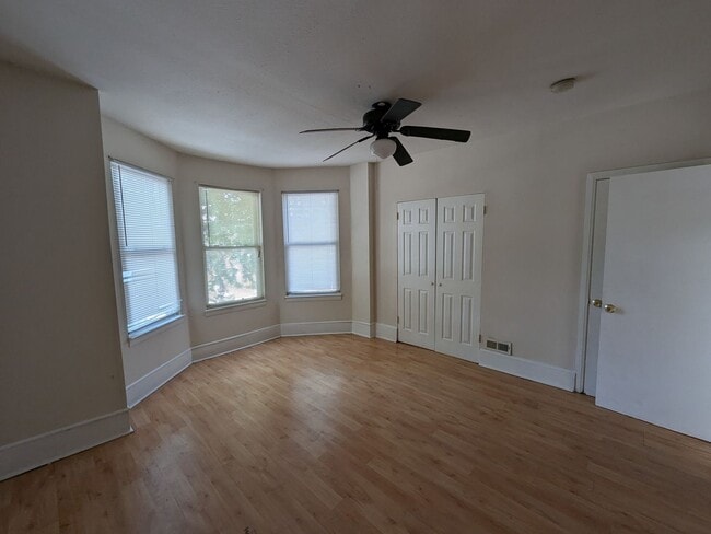 Building Photo - Spacious Home - West Philadelphia