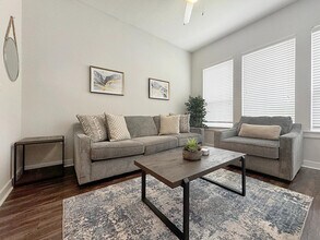 Building Photo - 2615 N Grady Ave