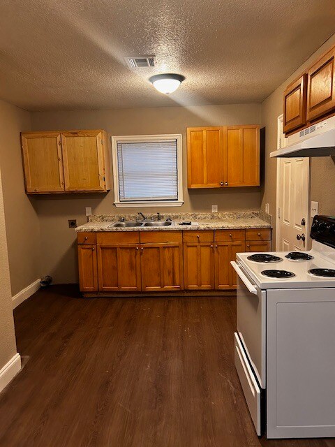 Foto del edificio - 4908 N Hartford Ave