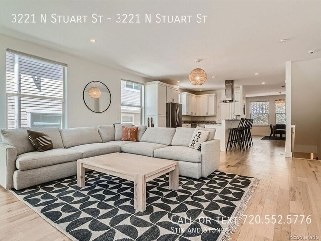 Building Photo - 3221 Stuart St