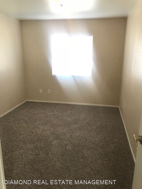 Building Photo - 3007 Brookside Dr