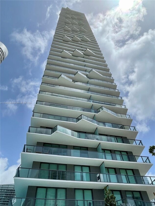 Primary Photo - 1300 S Miami Ave