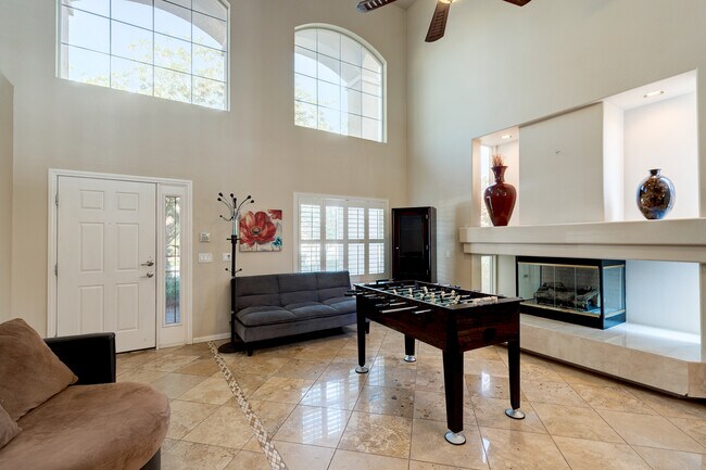 Foto del edificio - 7748 Jacaranda Hill Ct