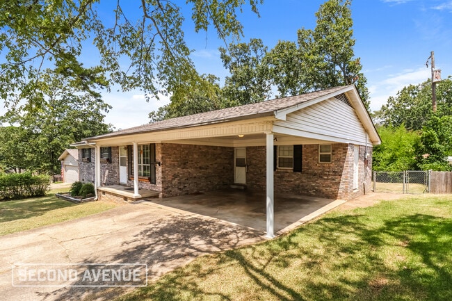 Building Photo - 8110 Alvin Ln