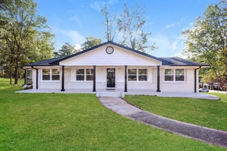 Building Photo - 3702 Chesapeake Way