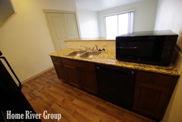 Foto del edificio - 1465 West Deer Crest Drive