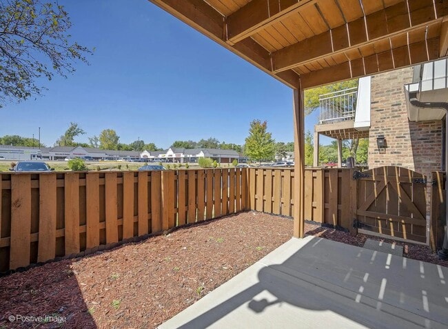Photo - 1906 S Plum Grove Rd (Rolling Meadows, IL) Apartment