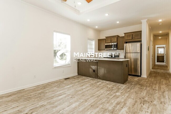 Foto del edificio - 2 Bedroom Pet-Friendly Home in St. Petersburg, FL with Main Street Renewal